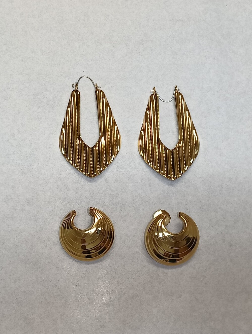 Vintage Avon (1992) Gold-Tone Textured Drop Earrings - Set of 2